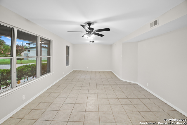 Image 4 of 22 For 136 Danube Dr
