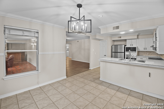 Image 9 of 22 For 136 Danube Dr