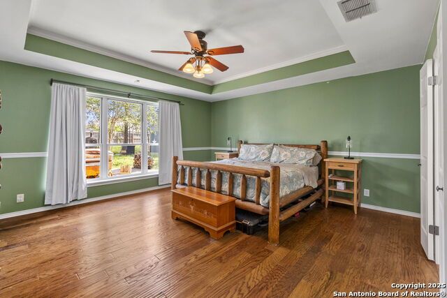 Image 12 of 37 For 19502 Encino Bow