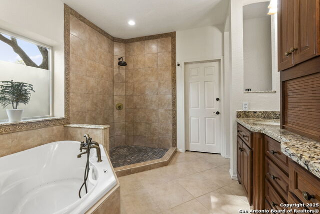 Image 15 of 37 For 19502 Encino Bow