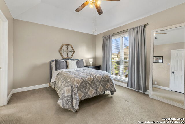 Image 18 of 37 For 19502 Encino Bow