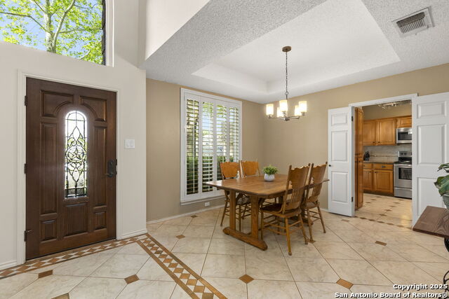 Image 2 of 37 For 19502 Encino Bow