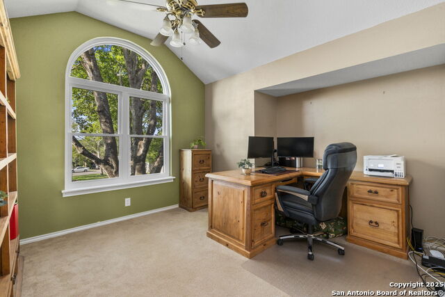 Image 21 of 37 For 19502 Encino Bow