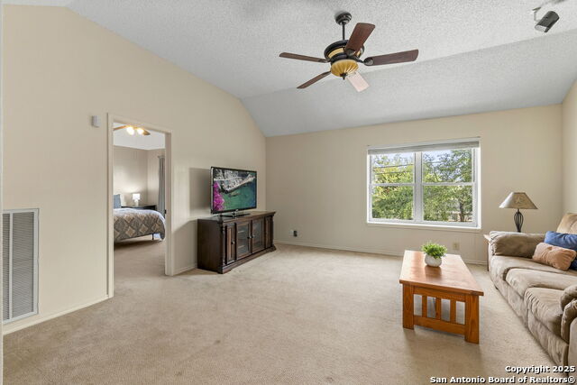 Image 27 of 37 For 19502 Encino Bow