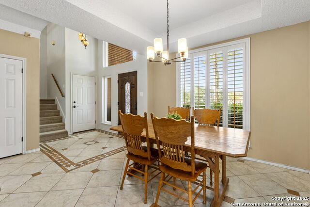 Image 3 of 37 For 19502 Encino Bow