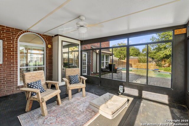 Image 30 of 37 For 19502 Encino Bow