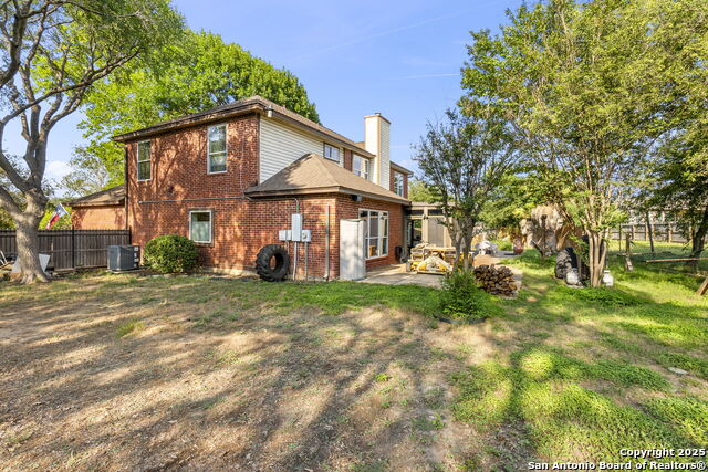 Image 33 of 37 For 19502 Encino Bow