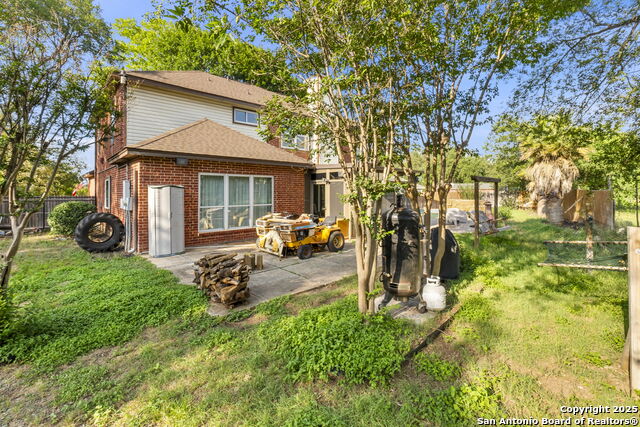 Image 34 of 37 For 19502 Encino Bow