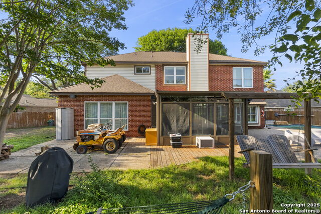 Image 35 of 37 For 19502 Encino Bow