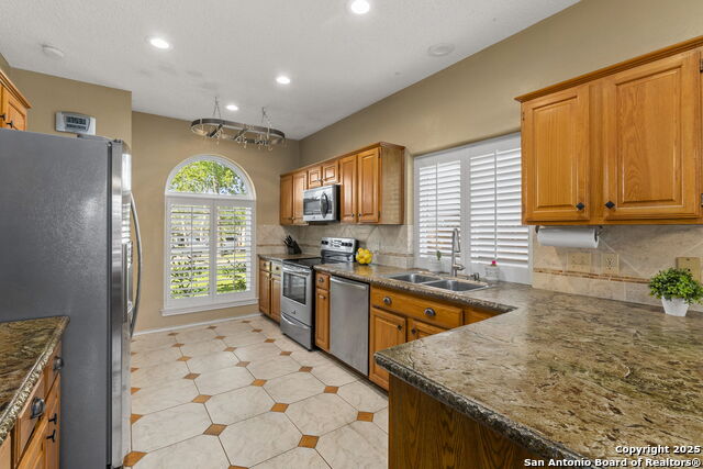 Image 8 of 37 For 19502 Encino Bow