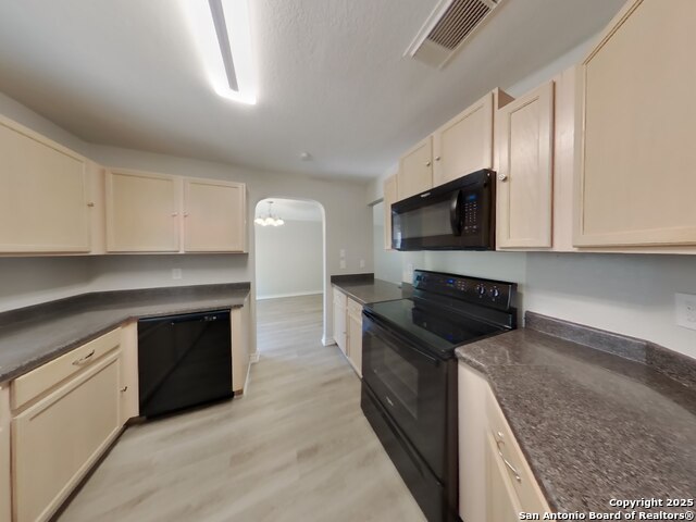 Image 5 of 16 For 7814 Cortland Oak