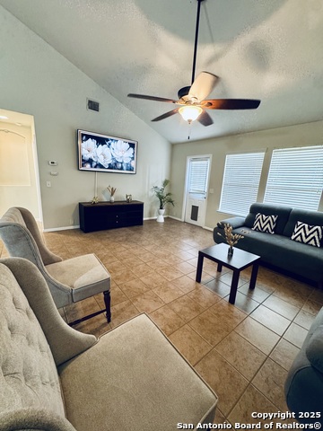 Listing photo id 10 for 11131 Palomino Bluff