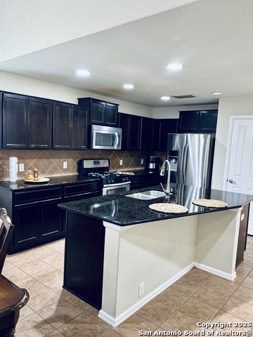 Listing photo id 12 for 11131 Palomino Bluff