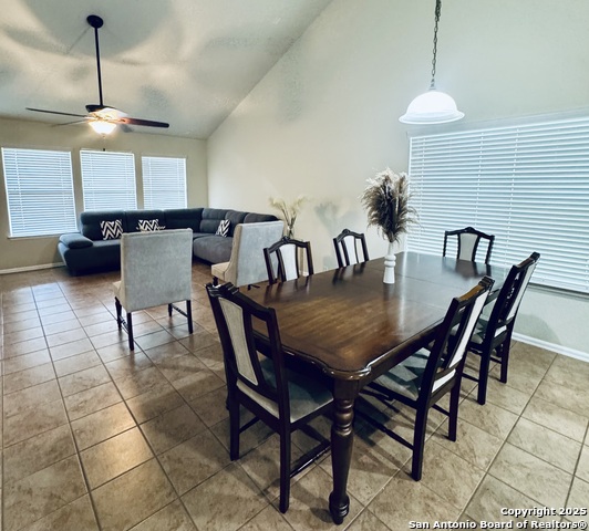 Listing photo id 5 for 11131 Palomino Bluff