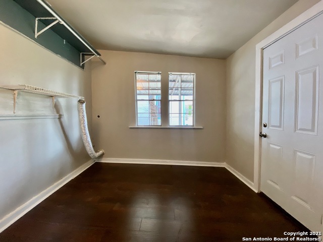 Image 4 of 9 For 541 San Gabriel Ave N
