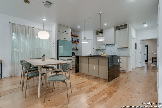 Image 12 of 40 For 211 Gibson Street