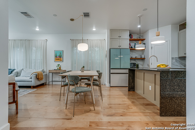 Image 13 of 40 For 211 Gibson Street