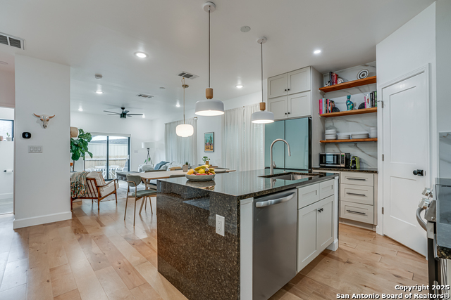 Image 9 of 40 For 211 Gibson Street