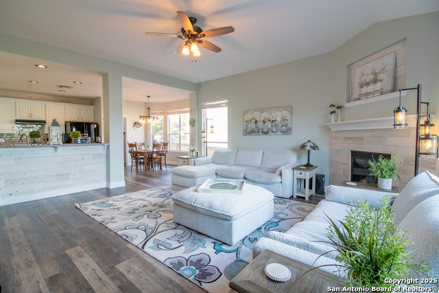 Image 14 of 44 For 24038 Waterhole Ln