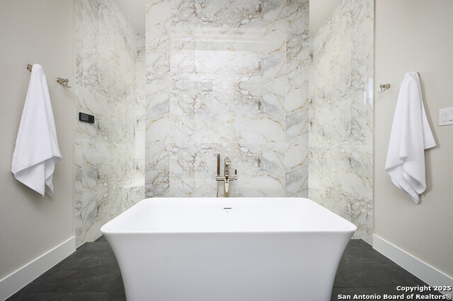 Image 19 of 47 For 439 Junker Hill Dr