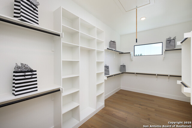 Image 21 of 47 For 439 Junker Hill Dr