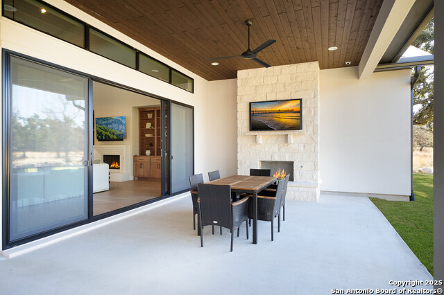 Image 23 of 47 For 439 Junker Hill Dr