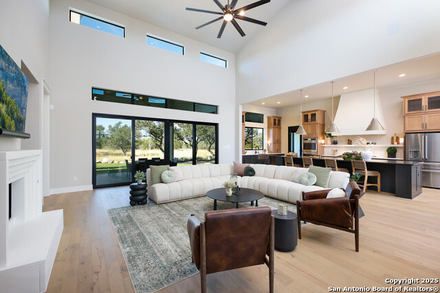 Image 5 of 47 For 439 Junker Hill Dr