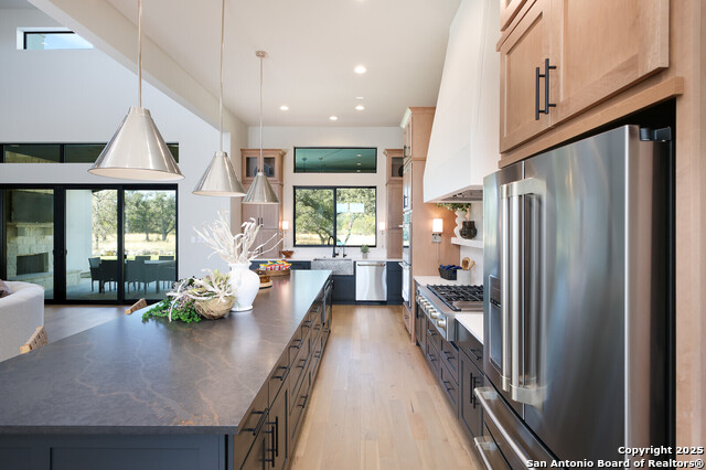 Image 8 of 47 For 439 Junker Hill Dr