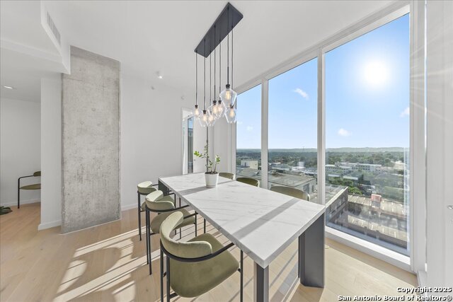 Listing photo id 8 for 313 17th Unit