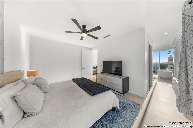 Listing photo id 11 for 313 17th Unit