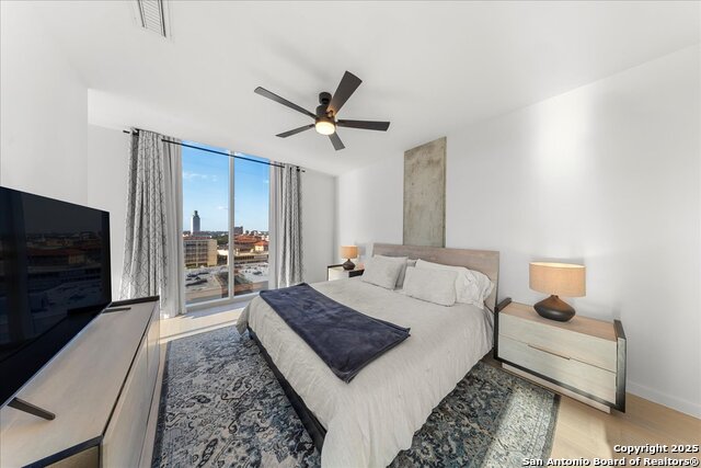 Listing photo id 12 for 313 17th Unit
