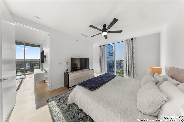 Listing photo id 13 for 313 17th Unit