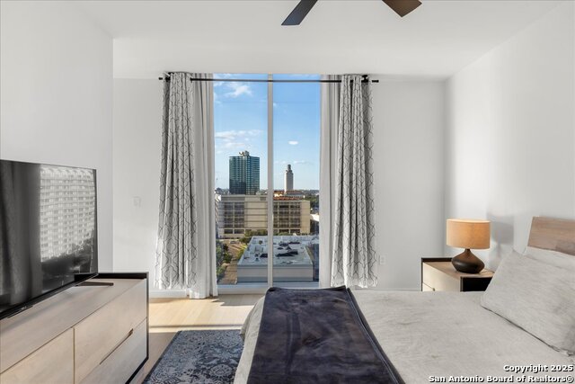 Listing photo id 14 for 313 17th Unit