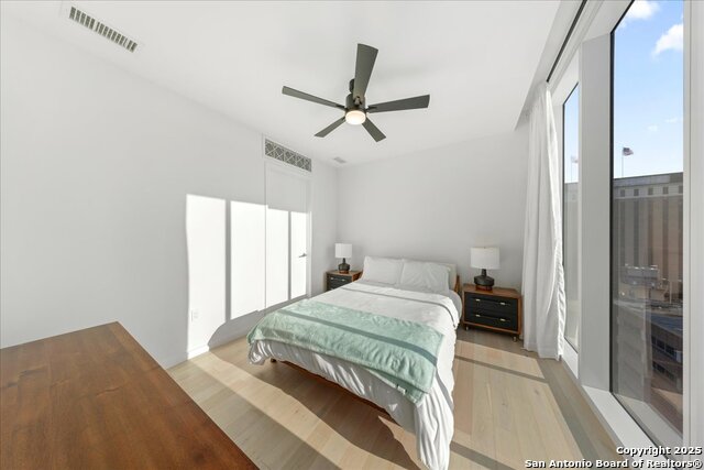 Listing photo id 17 for 313 17th Unit