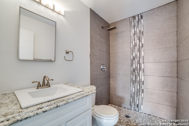 Image 13 of 21 For 7711 Chatsworth