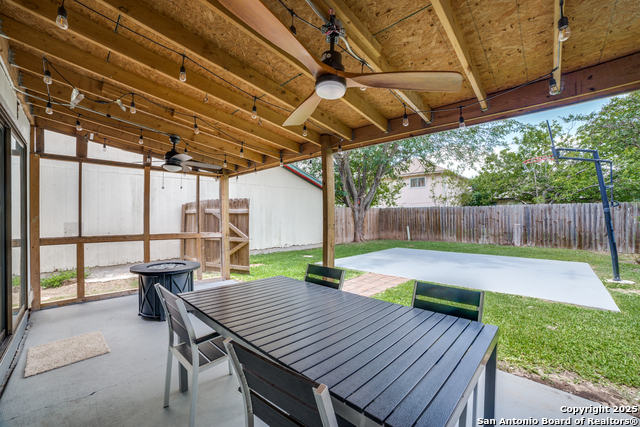 Image 20 of 21 For 7711 Chatsworth