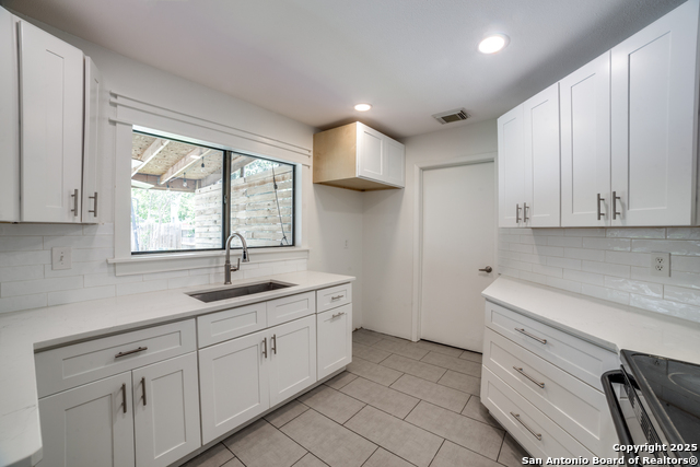 Image 9 of 21 For 7711 Chatsworth
