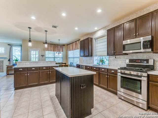 Listing photo id 8 for 12806 Vista Haven