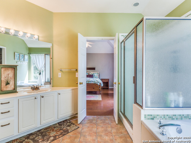 Listing photo id 16 for 12806 Vista Haven