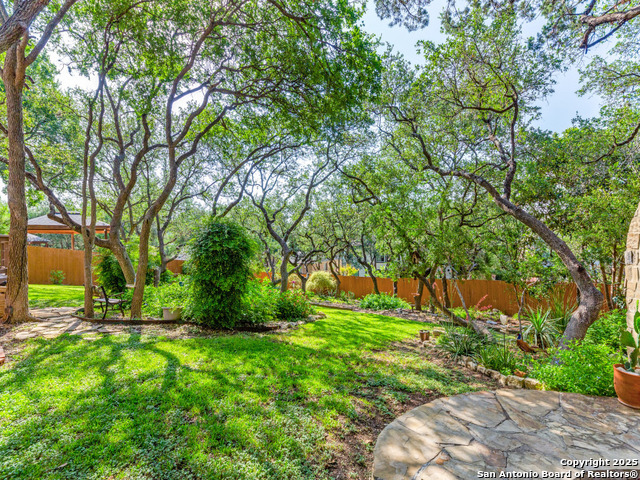 Listing photo id 32 for 12806 Vista Haven