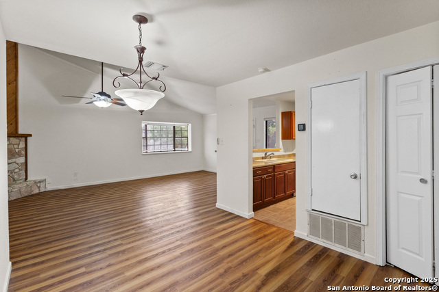 Image 11 of 32 For 609 Oak Park Dr  609