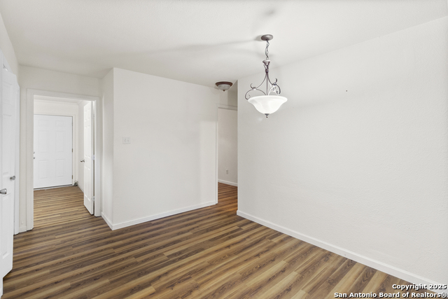 Image 12 of 32 For 609 Oak Park Dr  609