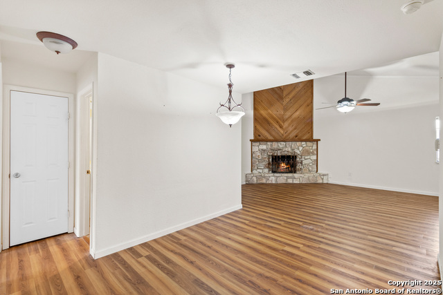 Image 13 of 32 For 609 Oak Park Dr  609