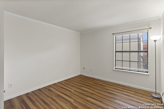 Image 15 of 32 For 609 Oak Park Dr  609