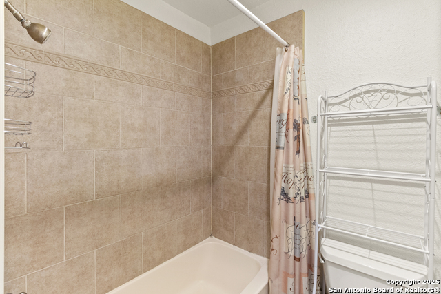 Image 22 of 32 For 609 Oak Park Dr  609