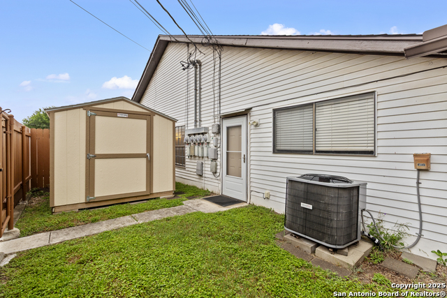 Image 24 of 32 For 609 Oak Park Dr  609