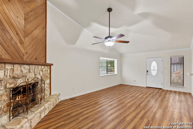 Image 5 of 32 For 609 Oak Park Dr  609