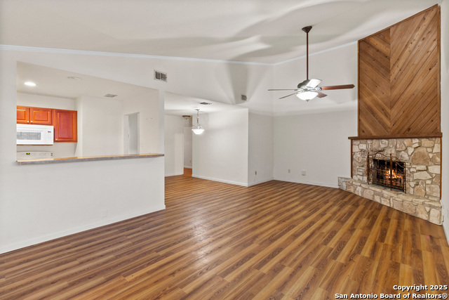 Image 7 of 32 For 609 Oak Park Dr  609