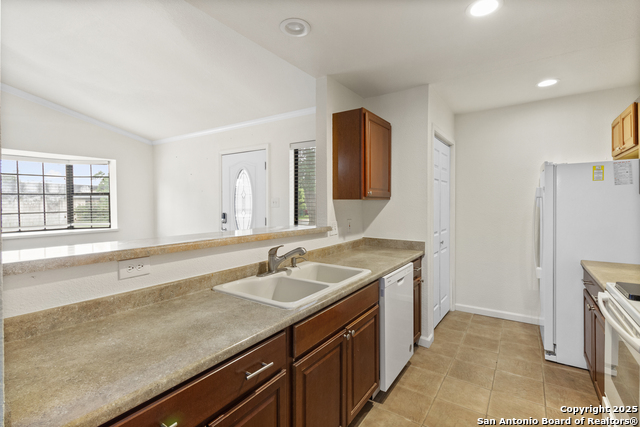 Image 9 of 32 For 609 Oak Park Dr  609