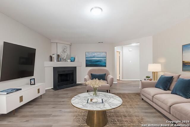 Image 10 of 37 For 7825 Sandpiper Park